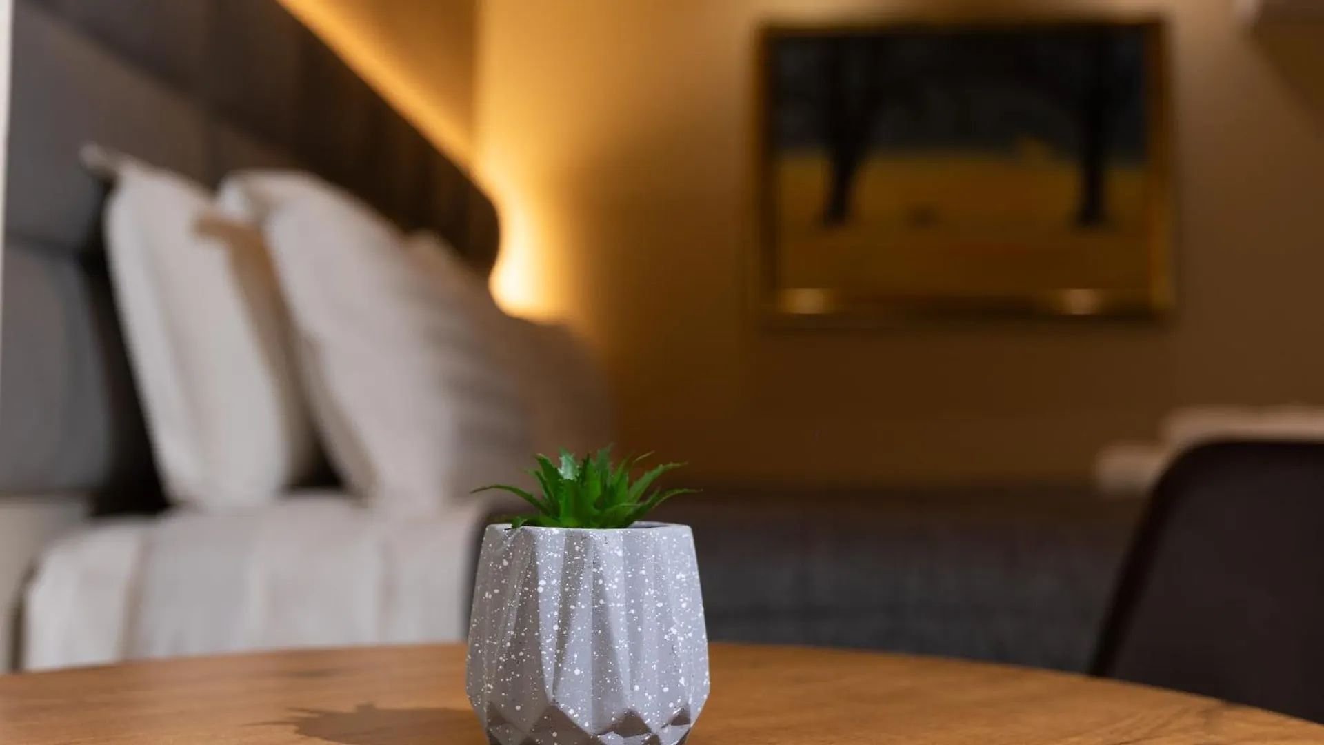 4R Colombo Hotel Tirana