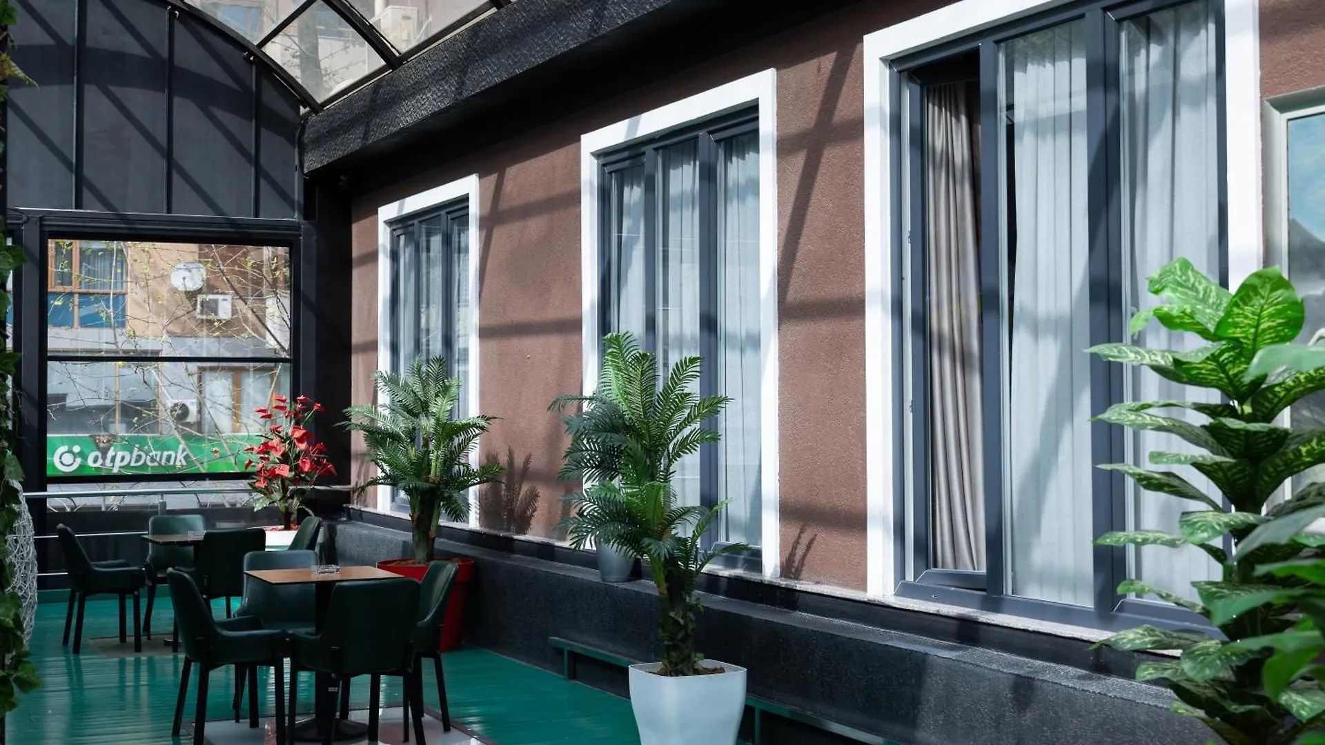 4R Colombo Hotel Tirana