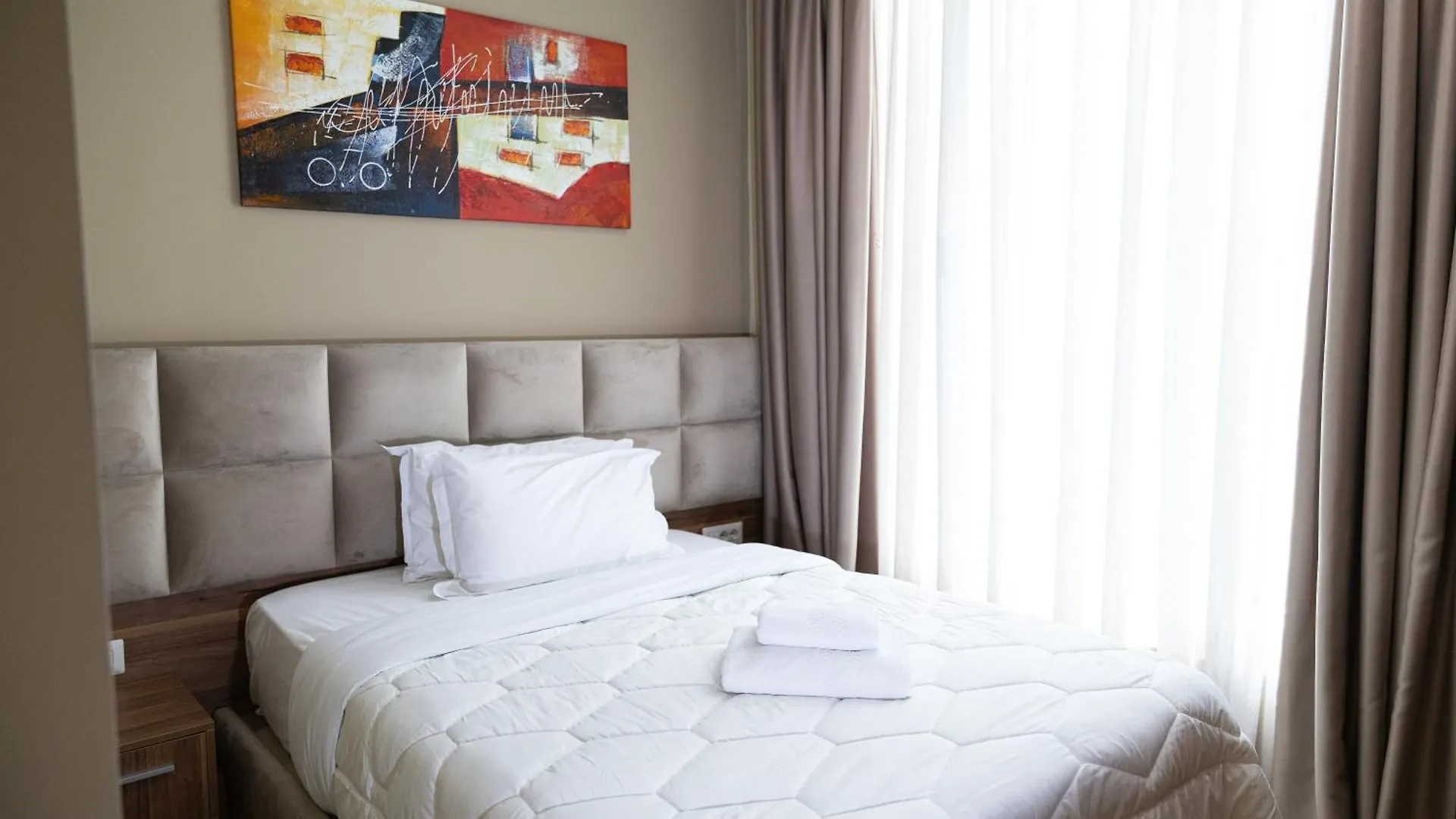 4R Colombo Hotel Tirana
