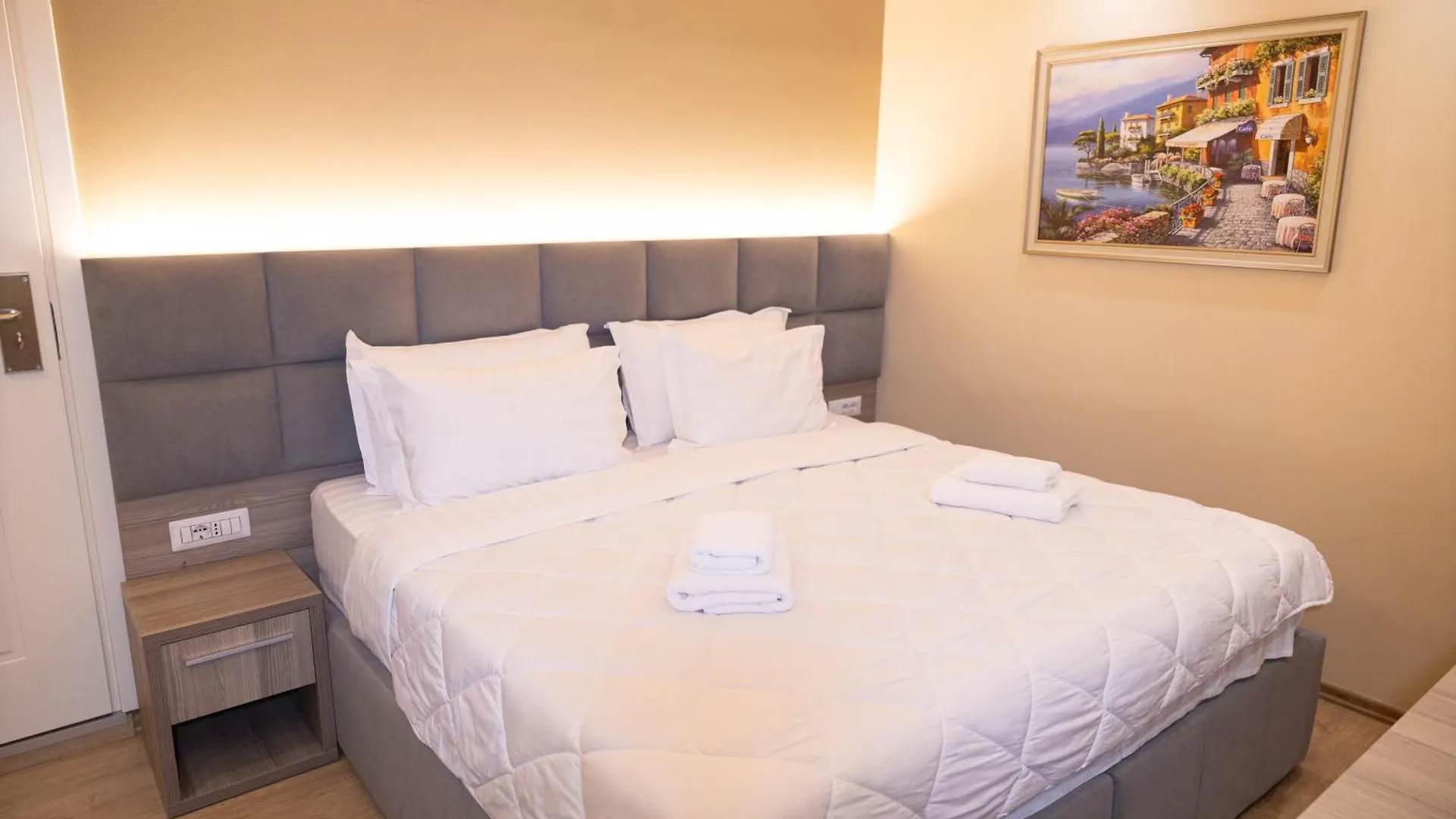 4R Colombo Hotel Tirana Albanie